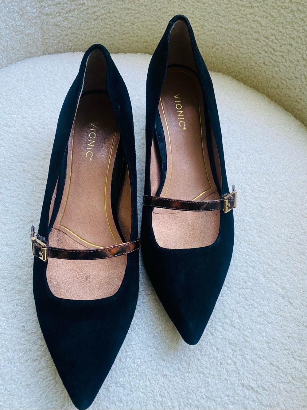 Vionic Black Pointed Mary Jane Heels with Tortoiseshell Strap